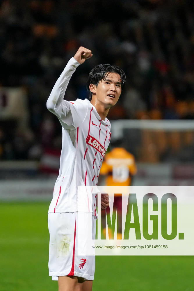 Keisuke Goto (SC Freiburg, 42) Torjubel, Emotionen, Torschuss, Abschluss, Torerfolg, Tor, Treffer , Schottland, Fussball, UEFA Conference League, Play-offs, Hinspiel, 2026 2027, Motherwell FC vs. SC Freiburg, 20.08.2026, Fir Park Stadium, Motherwell Motherwell Fir Park Stadium North Lanarkshire Schottland