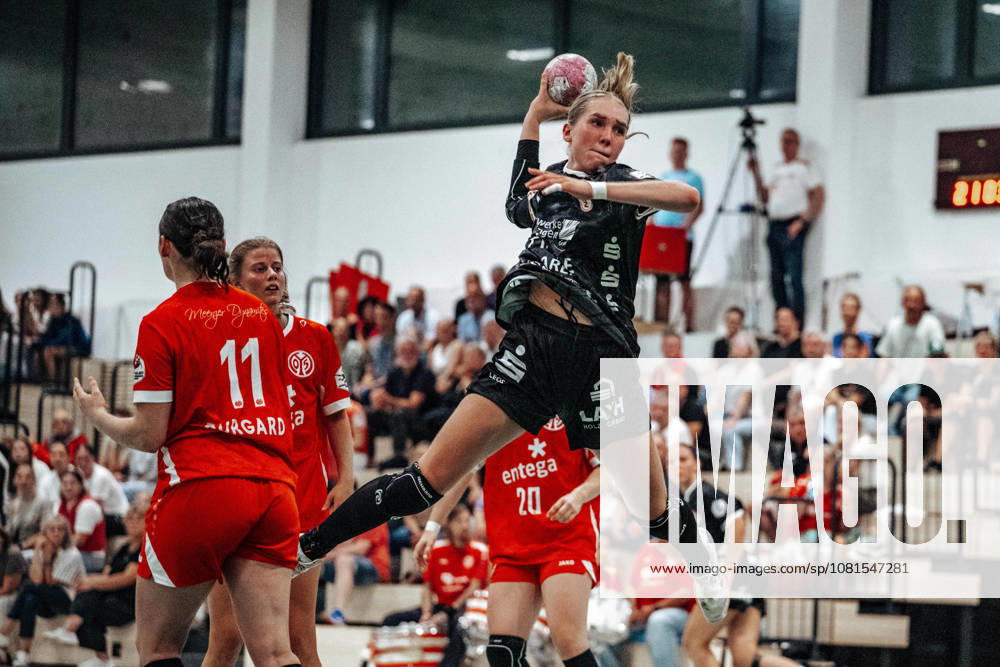 Nora Erhardt (SG Nuertingen-Zizishausen, 14) GER, 1. FSV Mainz 05 vs. SG Nuertingen-Zizishausen, DHB Pokal Frauen, Bundesliga, 1. Spieltag, Saison 2026 2027, 21.08.2026 Eibner-Pressefoto Attila Ziga GER, 1. FSV Mainz 05 vs. SG Nuertingen-Zizishausen, DHB Pokal Frauen, Bundesliga, 1. Spieltag, Saison 2026 2027, 21.08.2026 Mainz