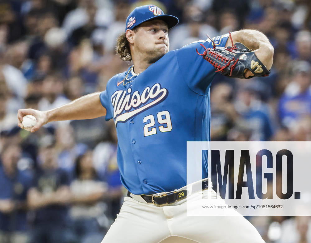 Milwaukee Brewers closing pitcher Trevor Megill throws in the ninth inning of the MLB, Baseball Herren, USA game between the Atlanta Braves and the Milwaukee Brewers at American Family Field in Milwaukee, Wisconsin on Friday, August 21, 2026. The Brewers defeated the Braves 2-1. MIL20260821826 TANNENxMAURY