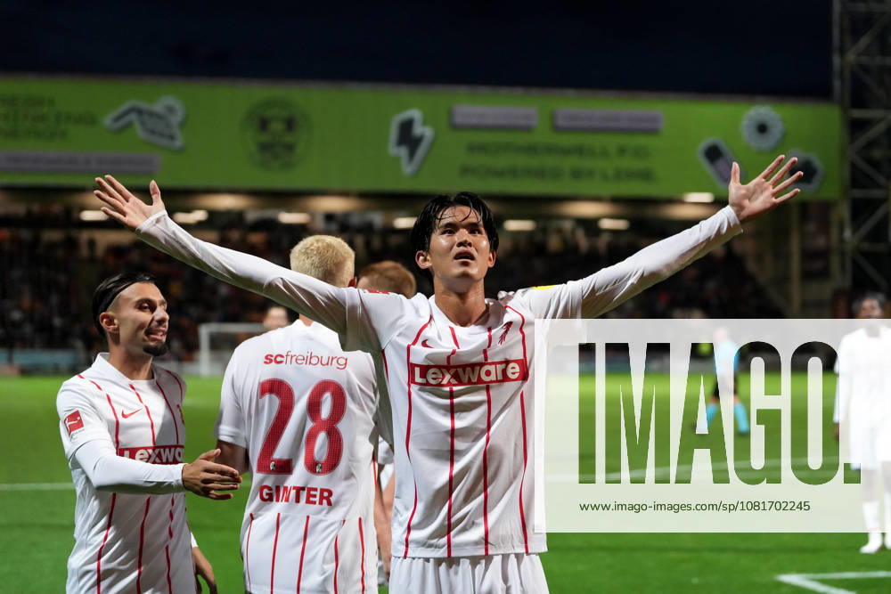 Keisuke Goto (SC Freiburg, 42) Torjubel, Emotionen, Torschuss, Abschluss, Torerfolg, Tor, Treffer , Schottland, Fussball, UEFA Conference League, Play-offs, Hinspiel, 2026 2027, Motherwell FC vs. SC Freiburg, 20.08.2026, Fir Park Stadium, Motherwell Motherwell Fir Park Stadium North Lanarkshire Schottland