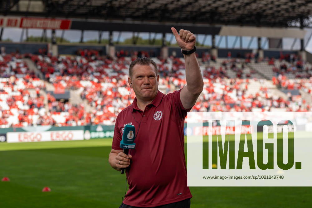 Uwe Koschinat (Rot-Weiss Essen, Cheftrainer) im Interview vor dem Spiel, GER Rot-Weiss Essen vs. FC St. Pauli, Fussball, DFB Pokal, Runde 1, Hauptrunde 2026 2027, 23.08.2026 DFB DFL REGULATIONS PROHIBIT ANY USE OF PHOTOGRAPHS AS IMAGE SEQUENCES AND OR QUASI-VIDEO, GER Rot-Weiss Essen vs. FC St. Pauli, Fussball, DFB Pokal, Runde 1, Hauptrunde 2026 2027, 23.08.2026 Essen