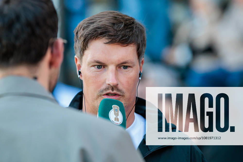 Merlin Polzin (Hamburger SV, Trainer) im Interview bei sky GER, SC Verl vs. Hamburger SV, Fussball, DFB-Pokal, 1. Runde, Spielzeit 2026 2027, 24.08.2026 DFL Regulations prohibit any use of photographers as image sequences and or quasi-video. GER, SC Verl vs. Hamburger SV, Fussball, DFB-Pokal, 1. Runde, Spielzeit 2026 2027, 24.08.2026 Verl