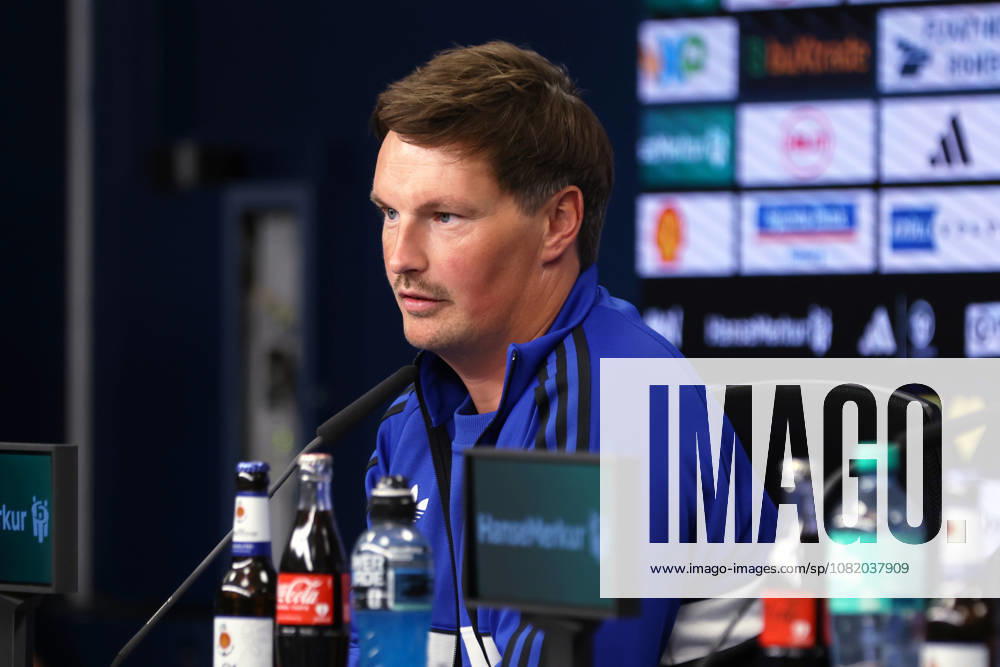 Bundesliga 1. Spieltag Borussia Dortmund - Hamburger SV 27.08.2026 Pressekonferenz vor dem Spiel Trainer Merlin Polzin (Hamburger SV)