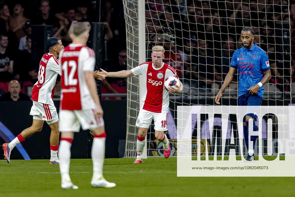 AMSTERDAM AFC Ajax Amsterdam midfielder Davy Klaassen scores the equaliser to make it 2 2 and celebrates the goal during the UEFA Conference League match at the Johan Cruijff ArenA on 27 August 2026 in Amsterdam, the Netherlands. (Photo by DeFodi Images) -