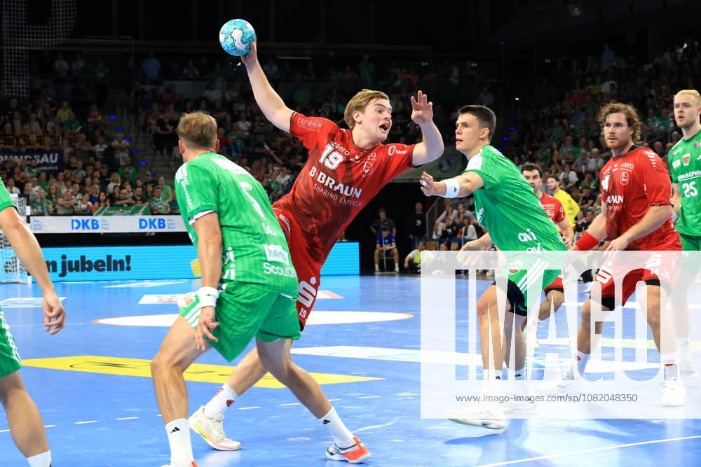 GER Deutschland, Handball, 1.Bundesliga, 27.08.2026, Saison 2026 2027, Berlin, Fuechse Berlin vs Melsungen Max Darj ( Fuechse Berlin 5 ), Simak, Frederik ( Fuechse Berlin 9 ), Reynir Thor Stefansson ( MT Melsungen 19 ) Berlin Max-Schmeling-Halle Berlin Deutschland