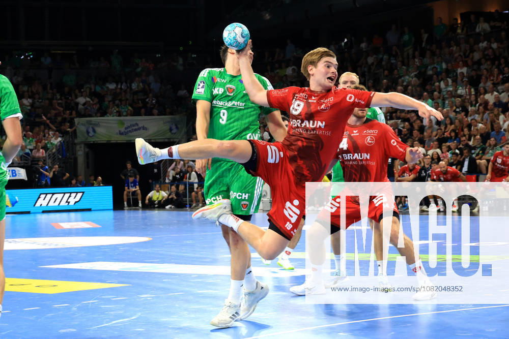 GER Deutschland, Handball, 1.Bundesliga, 27.08.2026, Saison 2026 2027, Berlin, Fuechse Berlin vs Melsungen Simak, Frederik ( Fuechse Berlin 9 ), Reynir Thor Stefansson ( MT Melsungen 19 ) Berlin Max-Schmeling-Halle Berlin Deutschland