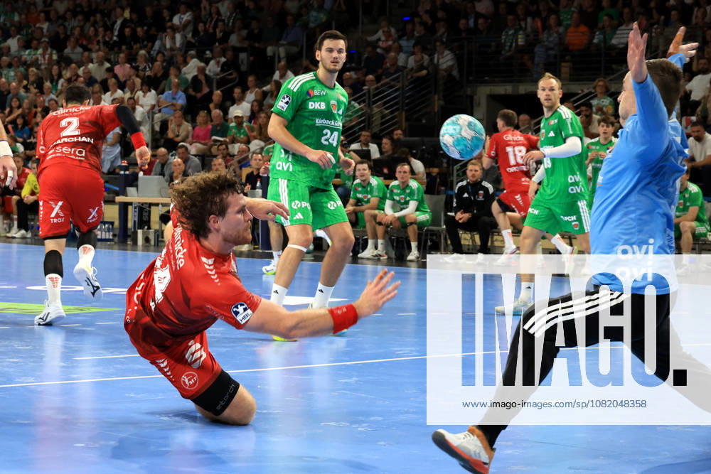 GER Deutschland, Handball, 1.Bundesliga, 27.08.2026, Saison 2026 2027, Berlin, Fuechse Berlin vs Melsungen Palicka, Andreas ( Fuechse Berlin 12 ), Ben Beekmann ( MT Melsungen 14 ) Berlin Max-Schmeling-Halle Berlin Deutschland
