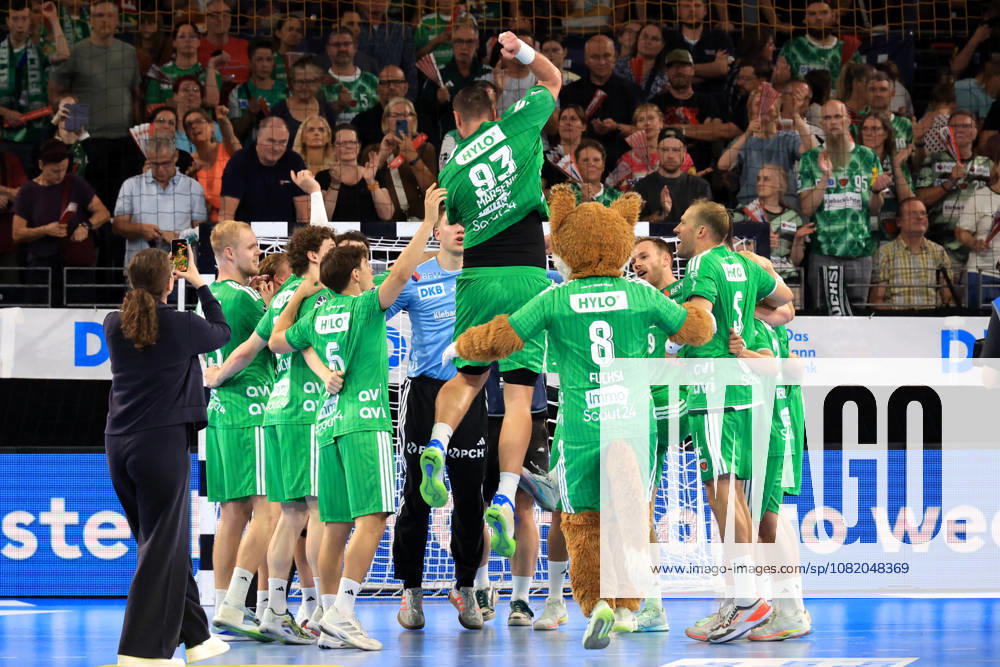 GER Deutschland, Handball, 1.Bundesliga, 27.08.2026, Saison 2026 2027, Berlin, Fuechse Berlin vs Melsungen Fuechse-Spielerkreis, Mijajlo Marsenic ( Fuechse Berlin 93 ), Jubel, jubelt, Freude, Glueck, gluecklich, positive Emotionen, Berlin Max-Schmeling-Halle Berlin Deutschland