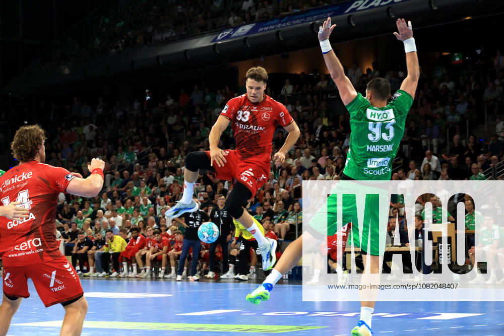 GER Deutschland, Handball, 1.Bundesliga, 27.08.2026, Saison 2026 2027, Berlin, Fuechse Berlin vs Melsungen Mijajlo Marsenic ( Fuechse Berlin 93 ), Aaron Mensing ( MT Melsungen 33 ) Berlin Max-Schmeling-Halle Berlin Deutschland