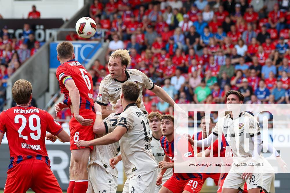 Vincent Vermeij 9 (SG Dynamo Dresden) mit einer Kopfballaktion gegen Patrick Mainka 6 (1FC Heidenheim 1846), 1. FC Heidenheim 1846 vs. SG Dynamo Dresden, Fussball, Maenner, 2. Bundesliga, Saison 2026 2027, Hinrunde, 3. Spieltag, 29.08.2026 DFB regulations prohibit any use of photographs as image sequences and or quasi-video Heidenheim Baden-Wuerttemberg Deutschland