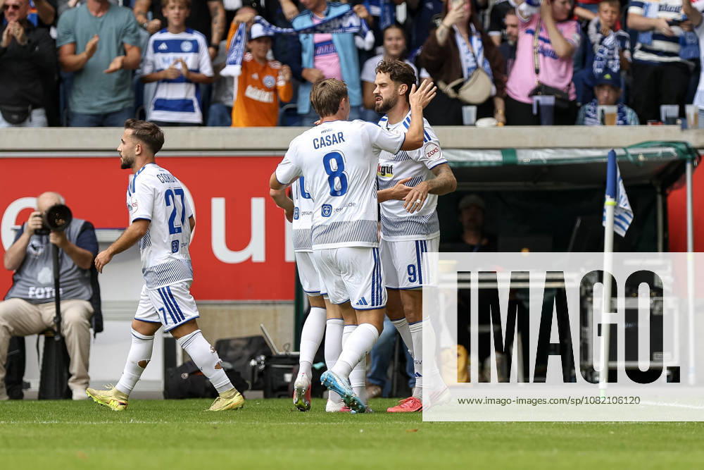 GER, Fussball, Herren, 3. Liga, Saison 2026 2027, MSV Duisburg - FC Würzburger Kickers Lex-Tyger Lobinger (Duisburg) Torjubel, jubelt mit seiner Mannschaft nach dem Treffer zum 1:0 Duisburg schauinsland-reisen-Arena Nordrhein-Westfalen Deutschland