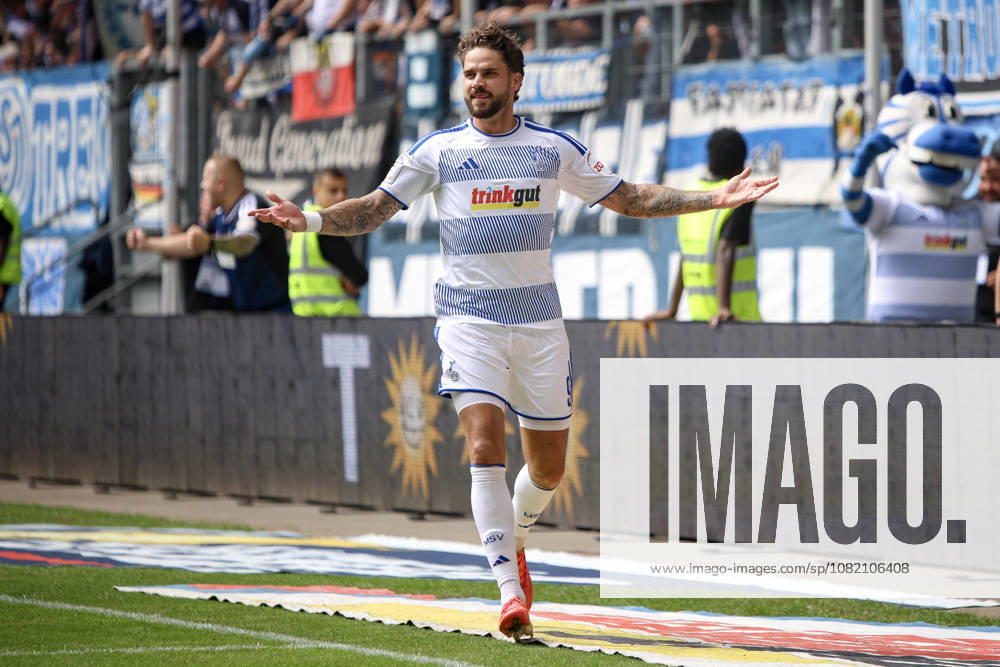 GER, Fussball, Herren, 3. Liga, Saison 2026 2027, MSV Duisburg - FC Würzburger Kickers Lex-Tyger Lobinger (Duisburg) Torjubel, jubelt nach seinem Treffer zum 2:0 Duisburg schauinsland-reisen-Arena Nordrhein-Westfalen Deutschland