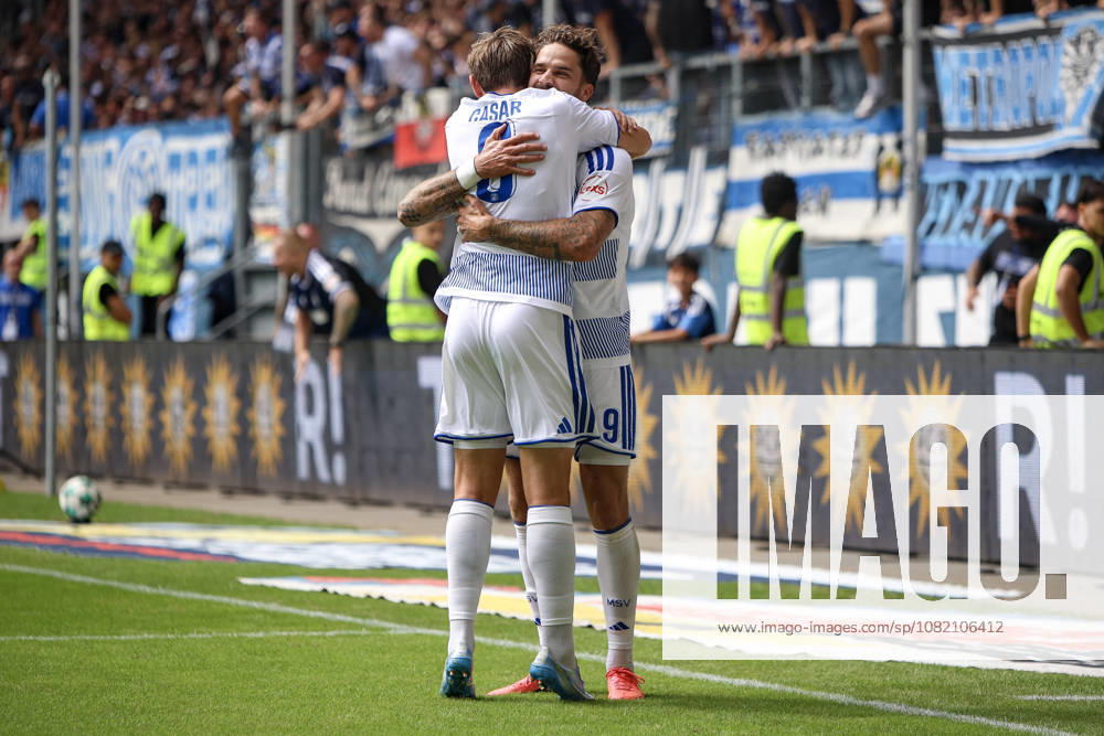 GER, Fussball, Herren, 3. Liga, Saison 2026 2027, MSV Duisburg - FC Würzburger Kickers Lex-Tyger Lobinger (Duisburg) Torjubel, jubelt nach seinem Treffer zum 2:0 mit Aljaz Casar (Duisburg) Duisburg schauinsland-reisen-Arena Nordrhein-Westfalen Deutschland