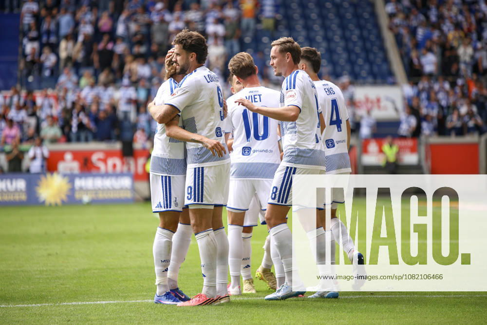 GER, Fussball, Herren, 3. Liga, Saison 2026 2027, MSV Duisburg - FC Würzburger Kickers Lex-Tyger Lobinger (Duisburg) Torjubel, jubelt mit seiner Mannschaft nach dem Treffer zum 2:0 Duisburg schauinsland-reisen-Arena Nordrhein-Westfalen Deutschland
