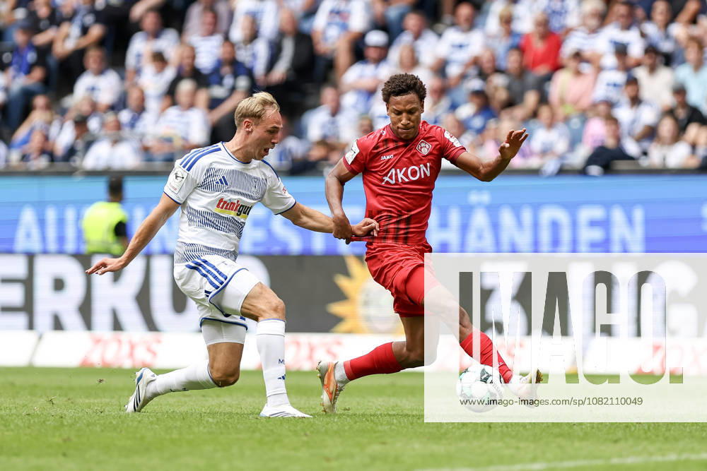 GER, Fussball, Herren, 3. Liga, Saison 2026 2027, MSV Duisburg - FC Würzburger Kickers Florian Krüger (Duisburg) und Liam Omore (Würzburg) Duisburg schauinsland-reisen-Arena Nordrhein-Westfalen Deutschland