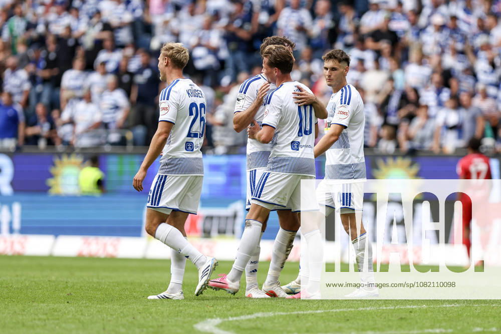 GER, Fussball, Herren, 3. Liga, Saison 2026 2027, MSV Duisburg - FC Würzburger Kickers Christian Viet (Duisburg) Torjubel, jubelt nach seinem Treffer zum 3:0 Duisburg schauinsland-reisen-Arena Nordrhein-Westfalen Deutschland