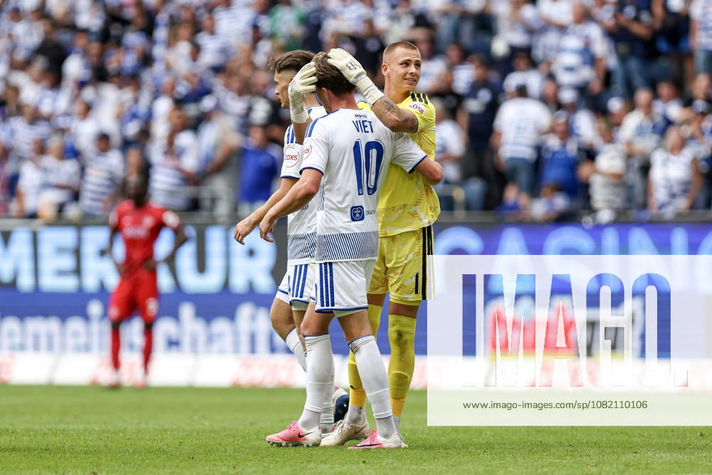 GER, Fussball, Herren, 3. Liga, Saison 2026 2027, MSV Duisburg - FC Würzburger Kickers Christian Viet (Duisburg) Torjubel, jubelt nach seinem Treffer zum 3:0 Maximilian Braune (Duisburg) Duisburg schauinsland-reisen-Arena Nordrhein-Westfalen Deutschland