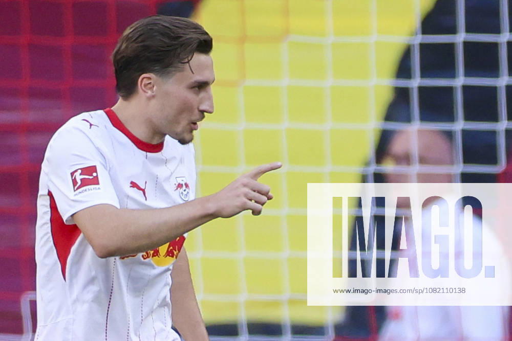 Rocco Reitz (RB Leipzig) gestikuliert waehrend des Spiels der 1. Bundesliga zwischen RB Leipzig und Borussia Moenchengladbach, Red Bull Arena am 29. August 2026 in Leipzig, Deutschland. (Foto von Marco Steinbrenner DeFodi Images) +++ Rocco Reitz (RB Leipzig) gestures during the Bundesliga match between RB Leipzig and Borussia Moenchengladbach at Red Bull Arena on August 29, 2026 in Leipzig, Germany. (Photo by Marco Steinbrenner DeFodi Images) DFB DFL REGULATIONS PROHIBIT ANY USE OF PHOTOGRAPHS AS IMAGE SEQUENCES AND OR QUASI-VIDEO. (Photo by Marco Steinbrenner DeFodi Images) -