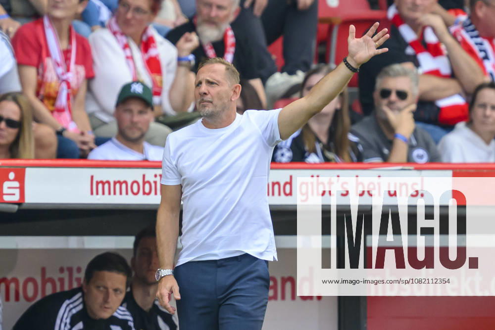 Im Bild v.l.: Mauro Lustrinelli (Union Berlin, Trainer), GER, Berlin, Fussball, 1. FC Union Berlin vs Eintracht Frankfurt, in der Alten Försterei, 29.08.2026, DFB DFL REGULATIONS PROHIBIT ANY USE OF PHOTOGRAPHS AS IMAGE SEQUENCES AND OR QUASI-VIDEO,