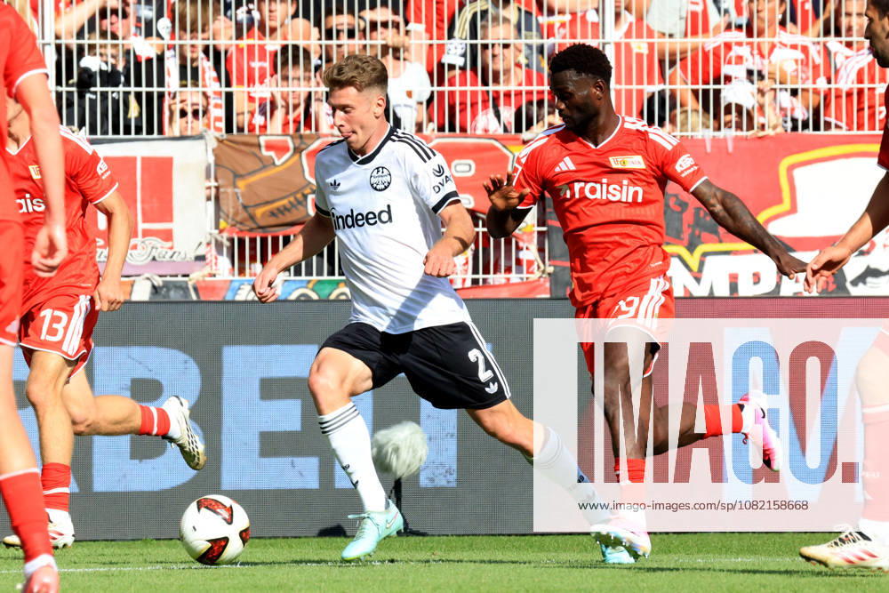 GER , Fussball, 1.Fussballbundesliga, 2026 2027, Alte Foersterei, 1.FC Union vs. Eintracht Frankfurt Lucas Tousart ( 1.FC Union Berlin 29 ), Elias Braun ( Eintracht Frankfurt 2 ) 1. Liga: DFB DFL regulations prohibit any use of photographs as image sequences and or quasi-video) Berlin Stadion Alte Foersterei Berlin Deutschland