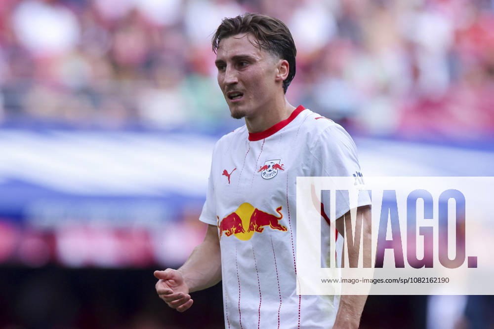Rocco Reitz (RB Leipzig) gestikuliert waehrend des Spiels der 1. Bundesliga zwischen RB Leipzig und Borussia Moenchengladbach, Red Bull Arena am 29. August 2026 in Leipzig, Deutschland. (Foto von Marco Steinbrenner DeFodi Images) +++ Rocco Reitz (RB Leipzig) gestures during the Bundesliga match between RB Leipzig and Borussia Moenchengladbach at Red Bull Arena on August 29, 2026 in Leipzig, Germany. (Photo by Marco Steinbrenner DeFodi Images) DFB DFL REGULATIONS PROHIBIT ANY USE OF PHOTOGRAPHS AS IMAGE SEQUENCES AND OR QUASI-VIDEO. (Photo by Marco Steinbrenner DeFodi Images) -
