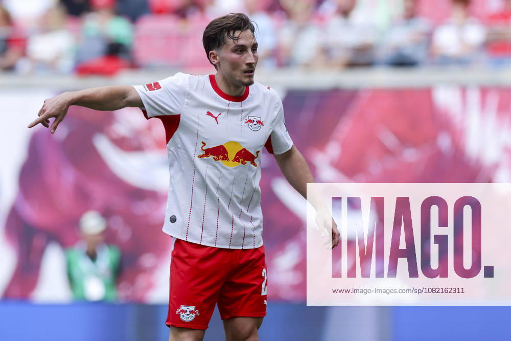 Rocco Reitz (RB Leipzig) gestikuliert waehrend des Spiels der 1. Bundesliga zwischen RB Leipzig und Borussia Moenchengladbach, Red Bull Arena am 29. August 2026 in Leipzig, Deutschland. (Foto von Marco Steinbrenner DeFodi Images) +++ Rocco Reitz (RB Leipzig) gestures during the Bundesliga match between RB Leipzig and Borussia Moenchengladbach at Red Bull Arena on August 29, 2026 in Leipzig, Germany. (Photo by Marco Steinbrenner DeFodi Images) DFB DFL REGULATIONS PROHIBIT ANY USE OF PHOTOGRAPHS AS IMAGE SEQUENCES AND OR QUASI-VIDEO. (Photo by Marco Steinbrenner DeFodi Images) -