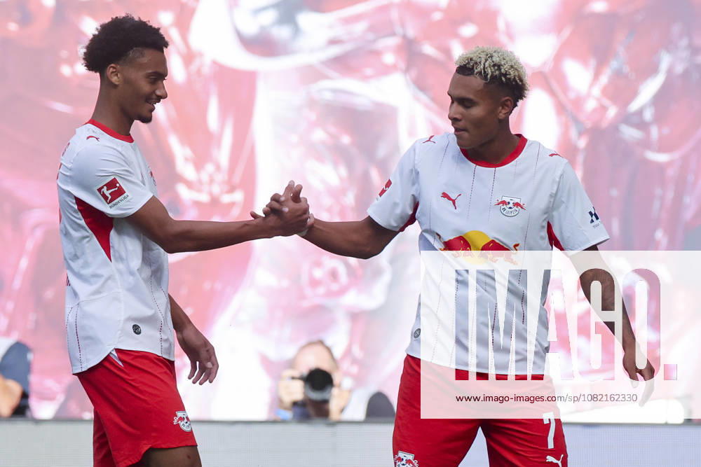 Antonio Nusa (RB Leipzig) bejubelt seinen Treffer zum 2:0 mit Tidiam Gomis (RB Leipzig) waehrend des Spiels der 1. Bundesliga zwischen RB Leipzig und Borussia Moenchengladbach, Red Bull Arena am 29. August 2026 in Leipzig, Deutschland. (Foto von Marco Steinbrenner DeFodi Images) +++ Antonio Nusa (RB Leipzig) celebrates after scoring his teams second goal with Tidiam Gomis (RB Leipzig) during the Bundesliga match between RB Leipzig and Borussia Moenchengladbach at Red Bull Arena on August 29, 2026 in Leipzig, Germany. (Photo by Marco Steinbrenner DeFodi Images) DFB DFL REGULATIONS PROHIBIT ANY USE OF PHOTOGRAPHS AS IMAGE SEQUENCES AND OR QUASI-VIDEO. (Photo by Marco Steinbrenner DeFodi Images) -