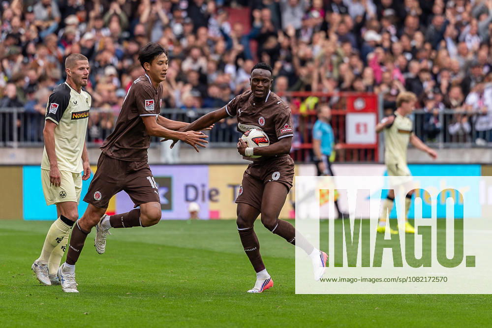 Tor zum 1:2 Abdoulie Ceesay (FC St. Pauli, 09) jubelt Jubel mit Taichi Hara (FC St. Pauli, 18), GER, FC St. Pauli vs. 1. FC Kaiserslautern, Fussball, 2. Bundesliga, Spieltag 3, Saison 2026 2027, 30.08.2026 DFL REGULATIONS PROHIBIT ANY USE OF PHOTOGRAPHS AS IMAGE SEQUENCES AND OR QUASI-VIDEO GER, FC St. Pauli vs. 1. FC Kaiserslautern, Fussball, 2. Bundesliga, Spieltag 3, Saison 2026 2027, 30.08.2026 Hamburg