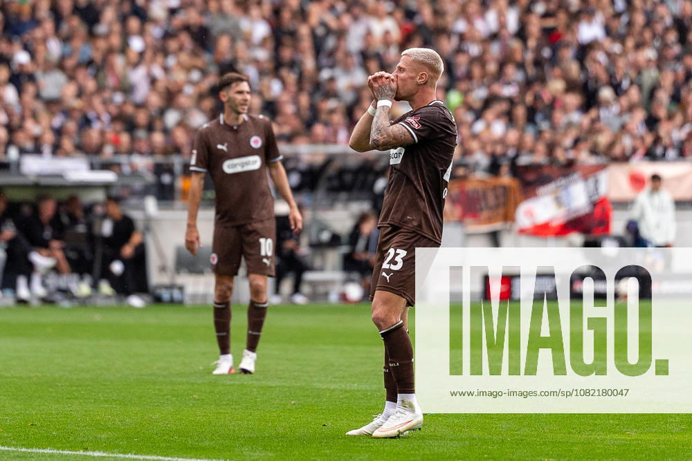 Louis Oppie (FC St. Pauli, 23) enttaeuscht Enttaeuschung, GER, FC St. Pauli vs. 1. FC Kaiserslautern, Fussball, 2. Bundesliga, Spieltag 3, Saison 2026 2027, 30.08.2026 DFL REGULATIONS PROHIBIT ANY USE OF PHOTOGRAPHS AS IMAGE SEQUENCES AND OR QUASI-VIDEO GER, FC St. Pauli vs. 1. FC Kaiserslautern, Fussball, 2. Bundesliga, Spieltag 3, Saison 2026 2027, 30.08.2026 Hamburg