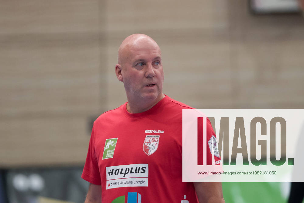 Trainer Pether Krautmeyer (Halle), SV Union Halle-Neustadt vs. TuS Metzingen, 1. Handball Bundesliga Frauen, Saison 2026 27, 30.08.2026 Halle SWH Arena Sachsen-Anhalt Deutschland