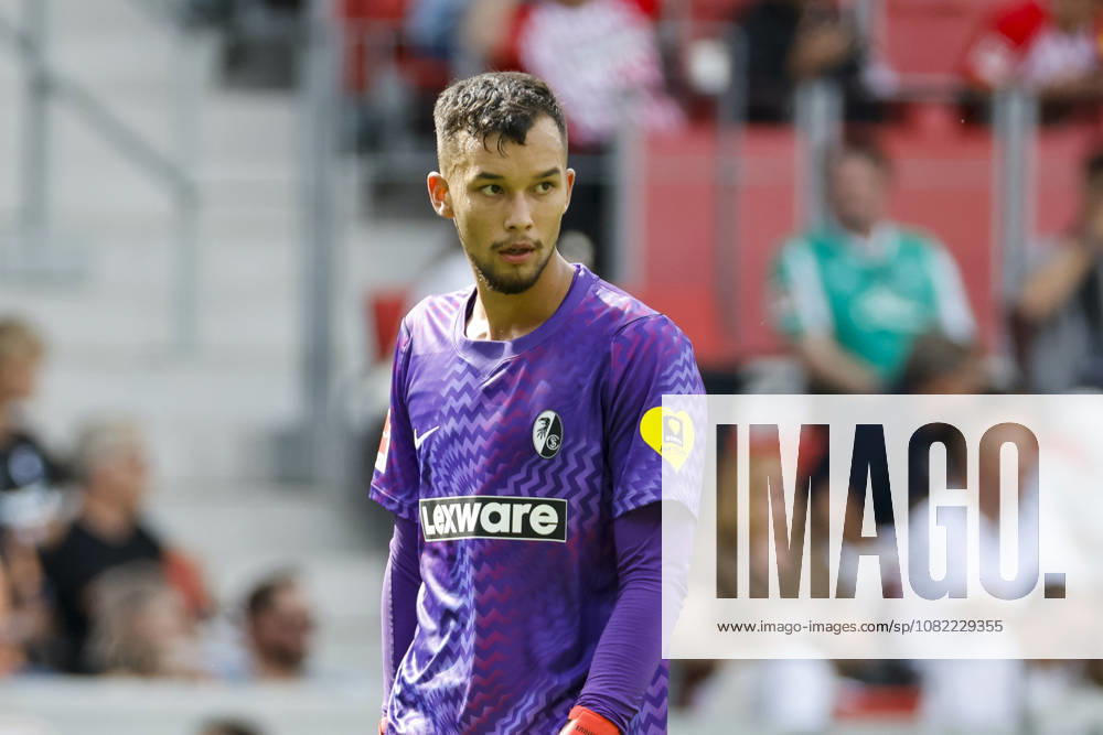 Mio Backhaus (SC Freiburg, 01) , Deutschland, Fussball, 1. Bundesliga, 1.Spieltag, 2026 2027, SC Freiburg vs. SV Werder Bremen, 30.08.2026, Freiburg im Breisgau Europa-Park Stadion Deutschland