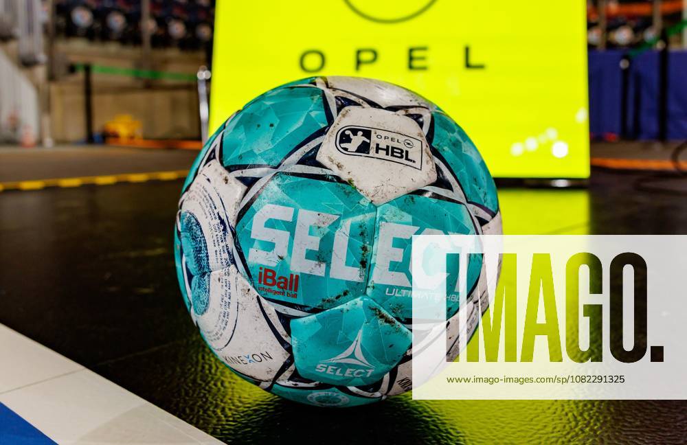Handball - 1. Bundesliga OPEL HBL - Saison 2026 2027 - 02. Spieltag: HC Erlangen Metropolregion Nürnberg HCE - TSV Hannover-Burgdorf ( Die Recken ) - DaMa - - Opel-HBL Opel Handballbundesliga - Handball Ball - Werbung