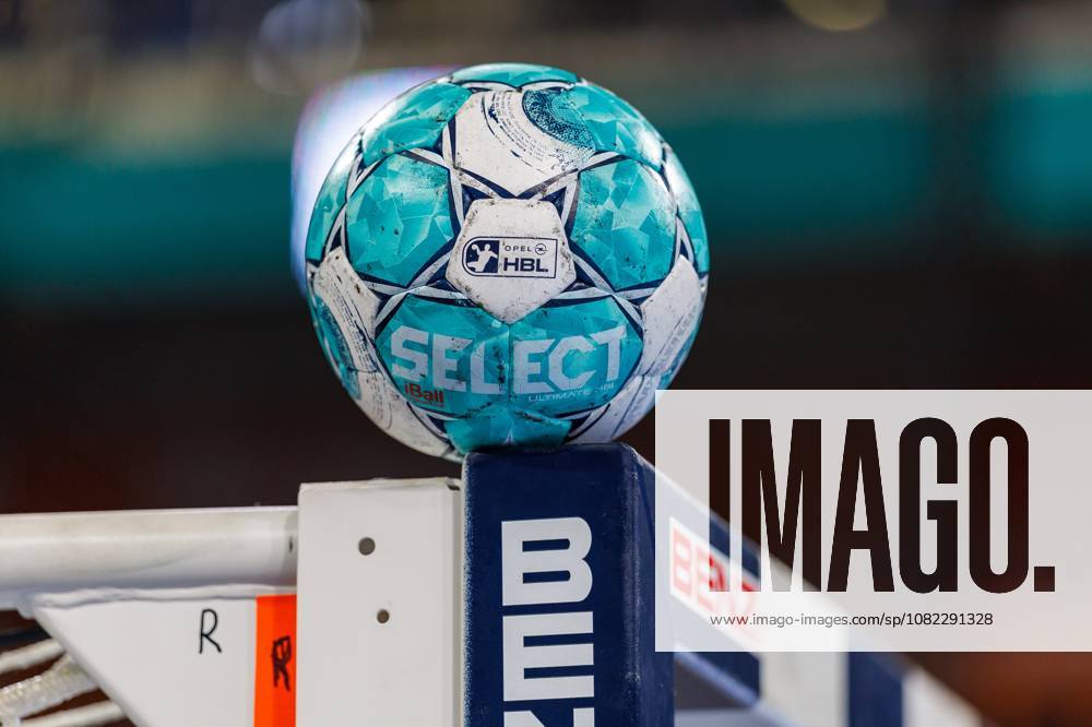 Handball - 1. Bundesliga OPEL HBL - Saison 2026 2027 - 02. Spieltag: HC Erlangen Metropolregion Nürnberg HCE - TSV Hannover-Burgdorf ( Die Recken ) - DaMa - - Opel-HBL Opel Handballbundesliga - Handball Ball - auf Tor