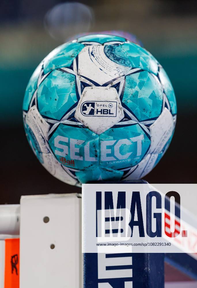 Handball - 1. Bundesliga OPEL HBL - Saison 2026 2027 - 02. Spieltag: HC Erlangen Metropolregion Nürnberg HCE - TSV Hannover-Burgdorf ( Die Recken ) - DaMa - - Opel-HBL Opel Handballbundesliga - Handball Ball - auf Tor