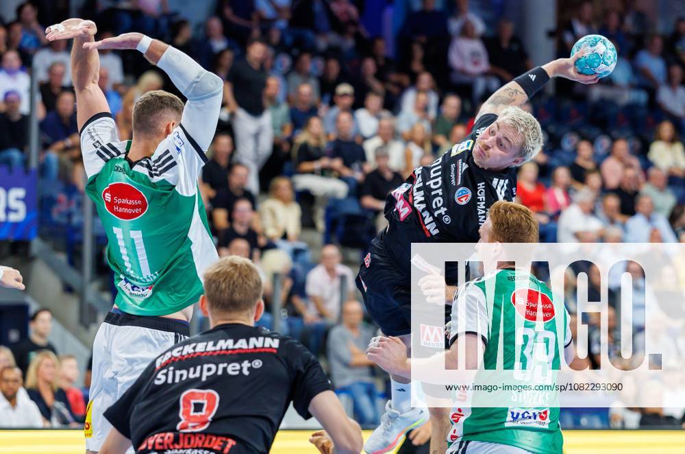 Handball - 1. Bundesliga OPEL HBL - Saison 2026 2027 - 02. Spieltag: HC Erlangen Metropolregion Nürnberg HCE - TSV Hannover-Burgdorf ( Die Recken ) - DaMa - - Marek Nissen (6, HC Erlangen HCE )