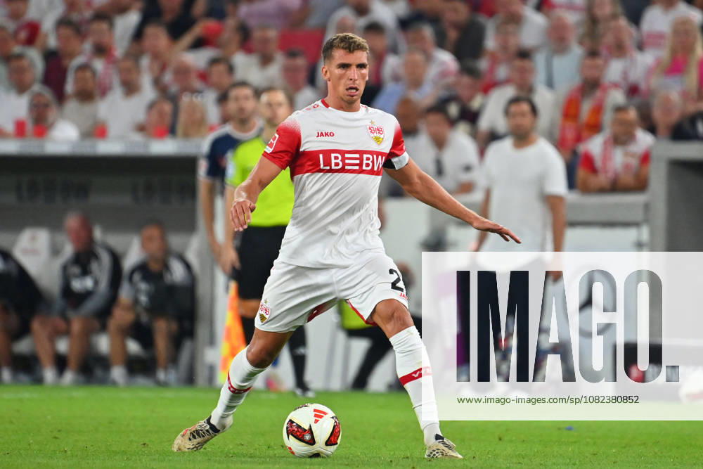 Grischa PROEMEL (VFB Stuttgart) am Ball, Aktion,Einzelaktion,Einzelbild, Freisteller,Ganzkoerperaufnahme,ganze Figur. Fussball 1. Bundesliga Saison 2026 2027, 2.Spieltag, Spieltag02, VfB Stuttgart - 1.FC Koeln 4-1 am 04.09.2026 , MHP ARENA