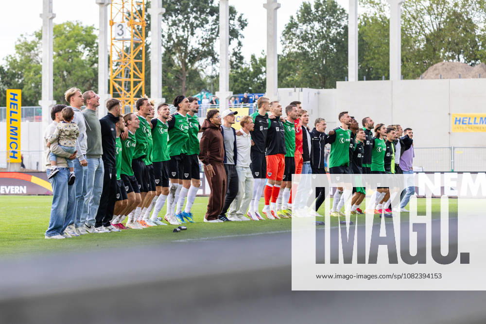 Die Spieler von SC Preussen Muenster jubeln nach Spielende ueber den 2:1 Sieg GER, SC Preussen Muenster vs. TSV Havelse, Fussball, 3. Liga, 4. Spieltag, Spielzeit 2026 2027, 05.09.2026 DFL Regulations prohibit any use of photographers as image sequences and or quasi-video. GER, SC Preussen Muenster vs. TSV Havelse, Fussball, 3. Liga, 4. Spieltag, Spielzeit 2026 2027, 05.09.2026 Muenster