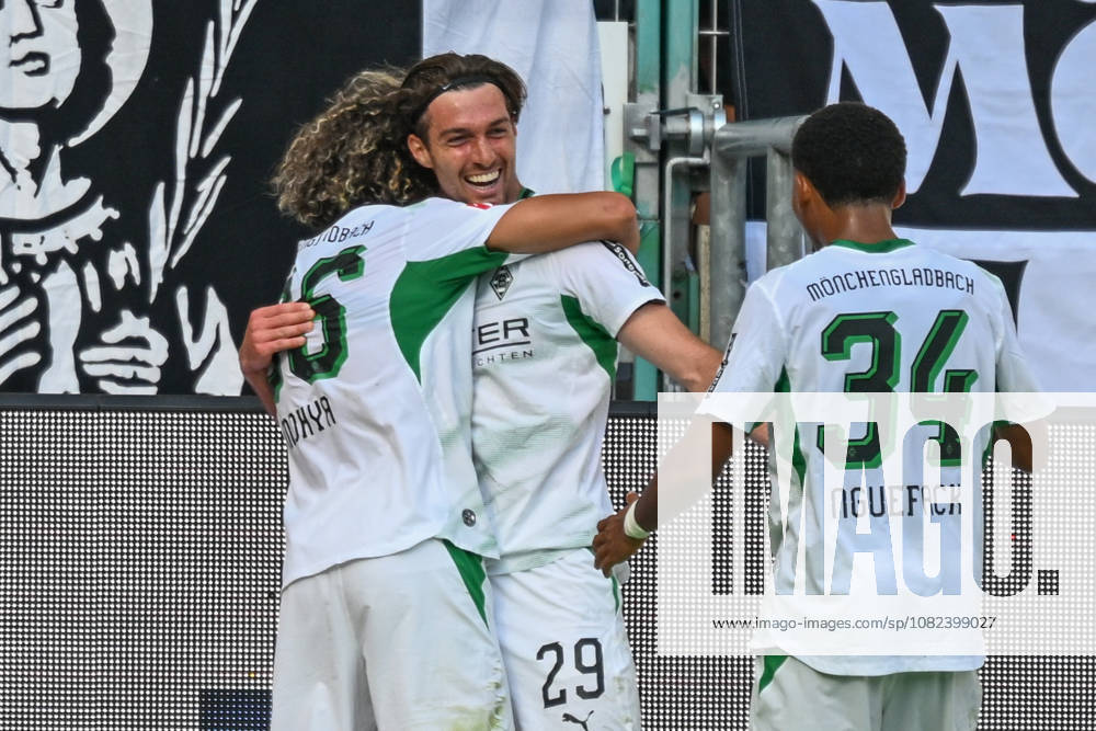 Joe Scally (Moenchengladbach 29) jubelt nach dem Tor zum 3:1 mit Wael Mohya (Moenchengladbach 36) Mathieu Nguefack (Moenchengladbach 34) 05.09.2026 ¢ Fussball ¢ Borussia Moenchengladbach vs SV Elversberg, Borussia-Park, Moenchengladbach, DFB DFL REGULATIONS PROHIBIT ANY USE OF PHOTOGRAPHS AS IMAGE SEQUENCES AND OR QUASI-VIDEO NRW Germany