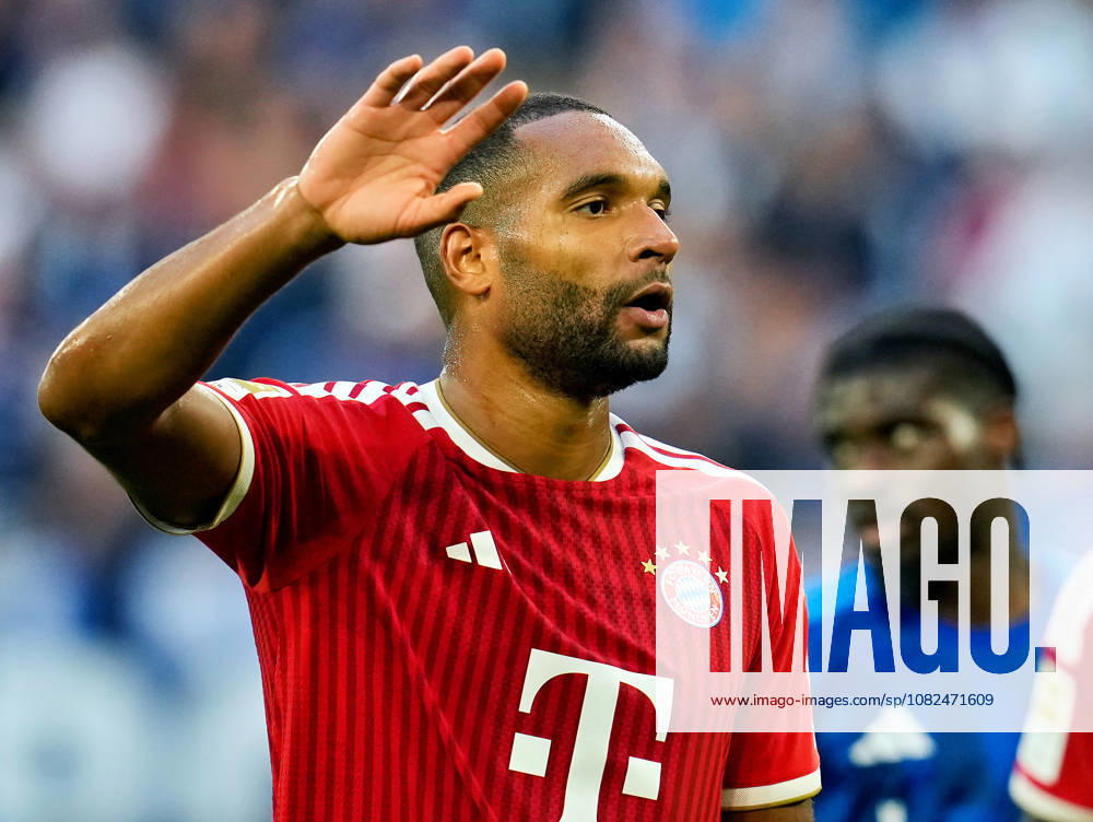 Jonathan Tah (FC Bayern Muenchen, 4) gestikuliert. GER, FC Schalke 04 vs FC Bayern Muenchen, 1. Bundesliga, 2. Spieltag, Saison 2026-27, VELTINS-Arena, Gelsenkirchen, 05.09.2026 DFL REGULATIONS PROHIBIT ANY USE OF PHOTOGRAPHS AS IMAGE SEQUENCES AND OR QUASI-VIDEO GER, FC Schalke 04 vs FC Bayern Muenchen, 1. Bundesliga, 2. Spieltag, Saison 2026-27, 05.09.2026 Gelsenkirchen