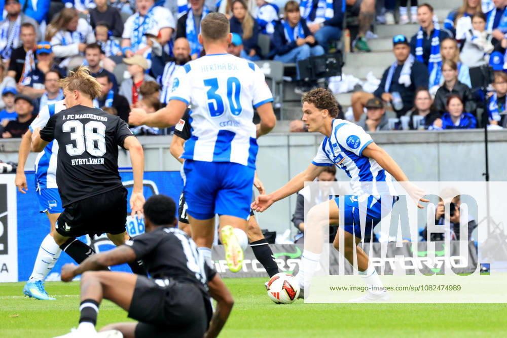 DEU GER, Fussball , 2.Fussballbundesliga , Spieltag, Saison 2026 2027, Berliner Olympiastadion, Hertha BSC vs. 1.FC Magdeburger Soufian Gouram ( Hertha BSC Berlin 33 ), Paul Seguin ( Hertha BSC Berlin 30 ), Luka Hyrylaeinen ( 1.FC Magdeburg 38 ) 2. Liga: DFB DFL regulations prohibit any use of photographs as image sequences and or quasi-video) Berlin Berliner Olympiastadion Berlin Deutschland