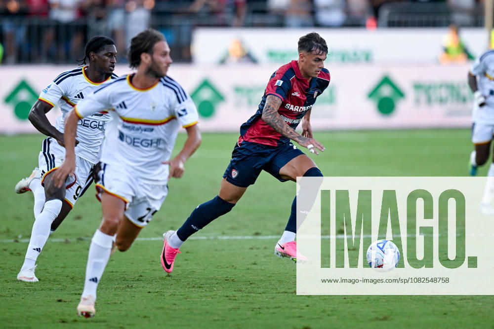 Cagliari s Daniel Maldini in action during the Serie A soccer match between Cagliari Calcio and Lecce at the Unipol Domus in Cagliari, Sardinia - Monday 7th september 2026. - Soccer