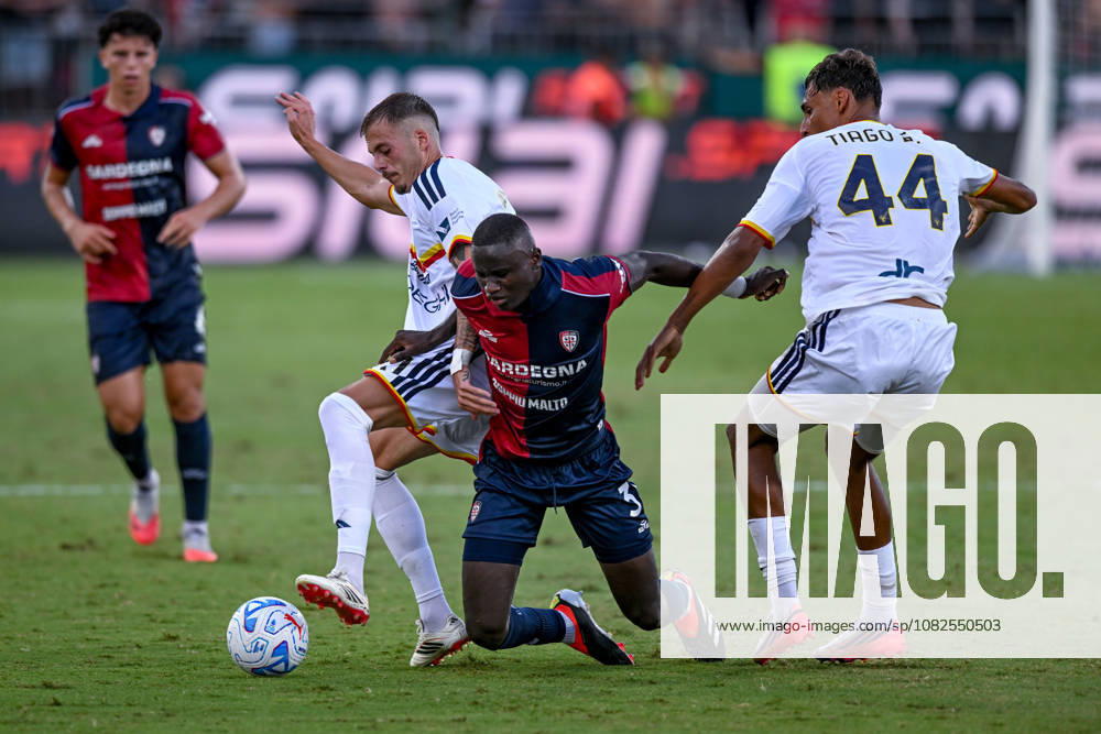 Cagliari s Paul Mendy in action during the Serie A soccer match between Cagliari Calcio and Lecce at the Unipol Domus in Cagliari, Sardinia - Monday 7th september 2026. - Soccer