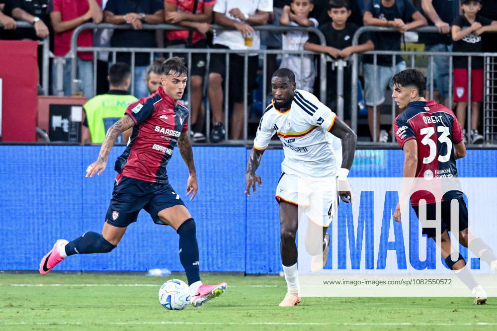Cagliari s Daniel Maldini in action during the Serie A soccer match between Cagliari Calcio and Lecce at the Unipol Domus in Cagliari, Sardinia - Monday 7th september 2026. - Soccer