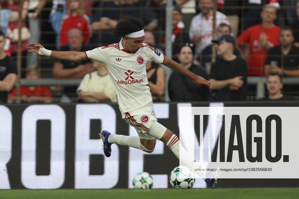 Anas Slimani (Fortuna Duesseldorf) in Aktion, am Ball, Einzelaktion waehrend des Spiels der 3. Liga zwischen SC Fortuna Koeln und Fortuna Duesseldorf, Suedstadion am 06. September 2026 in Koeln, Deutschland. (Foto von Oliver Kaelke DeFodi Images) +++ Anas Slimani (Fortuna Duesseldorf) controls the ball during the 3. Liga match between SC Fortuna Koeln and Fortuna Duesseldorf at Suedstadion on September 6, 2026 in Cologne, Germany. (Photo by Oliver Kaelke DeFodi Images) DFB DFL REGULATIONS PROHIBIT ANY USE OF PHOTOGRAPHS AS IMAGE SEQUENCES AND OR QUASI-VIDEO. (Photo by Oliver Kaelke DeFodi Images) -