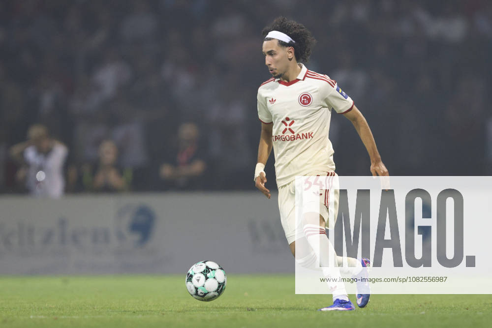 Anas Slimani (Fortuna Duesseldorf) in Aktion, am Ball, Einzelaktion waehrend des Spiels der 3. Liga zwischen SC Fortuna Koeln und Fortuna Duesseldorf, Suedstadion am 06. September 2026 in Koeln, Deutschland. (Foto von Oliver Kaelke DeFodi Images) +++ Anas Slimani (Fortuna Duesseldorf) controls the ball during the 3. Liga match between SC Fortuna Koeln and Fortuna Duesseldorf at Suedstadion on September 6, 2026 in Cologne, Germany. (Photo by Oliver Kaelke DeFodi Images) DFB DFL REGULATIONS PROHIBIT ANY USE OF PHOTOGRAPHS AS IMAGE SEQUENCES AND OR QUASI-VIDEO. (Photo by Oliver Kaelke DeFodi Images) -