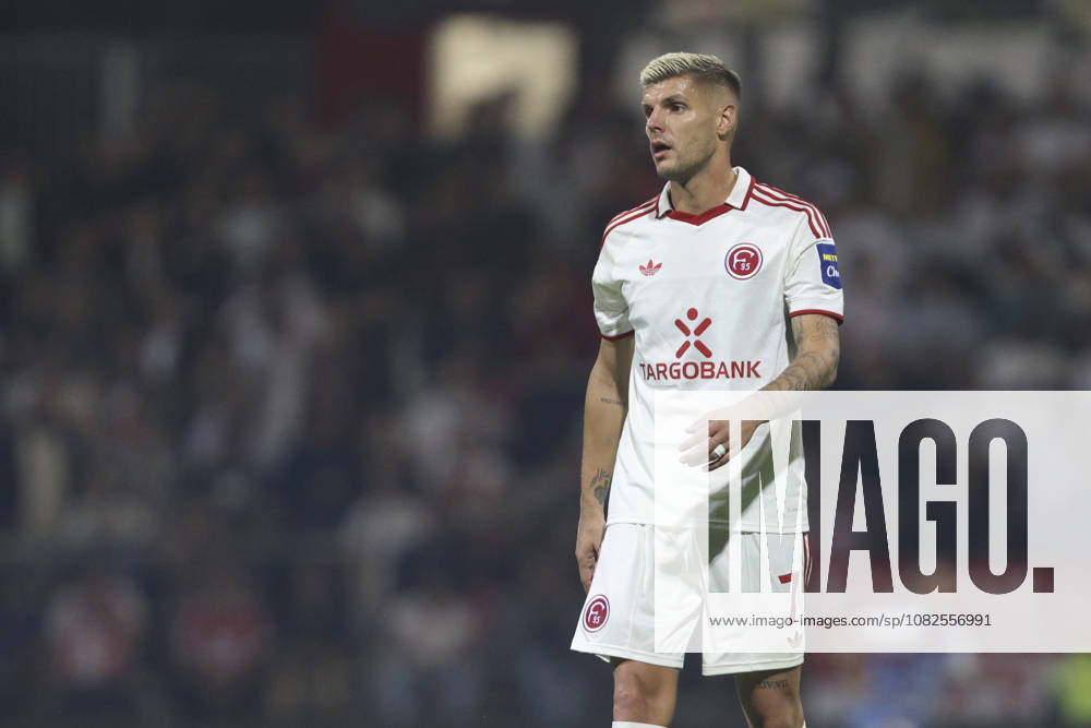 Erik Wekesser (Fortuna Duesseldorf) schaut waehrend des Spiels der 3. Liga zwischen SC Fortuna Koeln und Fortuna Duesseldorf, Suedstadion am 06. September 2026 in Koeln, Deutschland. (Foto von Oliver Kaelke DeFodi Images) +++ Erik Wekesser (Fortuna Duesseldorf) looks on during the 3. Liga match between SC Fortuna Koeln and Fortuna Duesseldorf at Suedstadion on September 6, 2026 in Cologne, Germany. (Photo by Oliver Kaelke DeFodi Images) DFB DFL REGULATIONS PROHIBIT ANY USE OF PHOTOGRAPHS AS IMAGE SEQUENCES AND OR QUASI-VIDEO. (Photo by Oliver Kaelke DeFodi Images) -