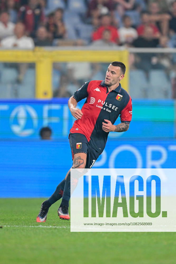 Genoas Milutin Osmajic during the Serie A soccer match between Genoa and Como at the Luigi Ferraris Stadium in Genoa, Italy - Friday, September 04, 2026. - Soccer .