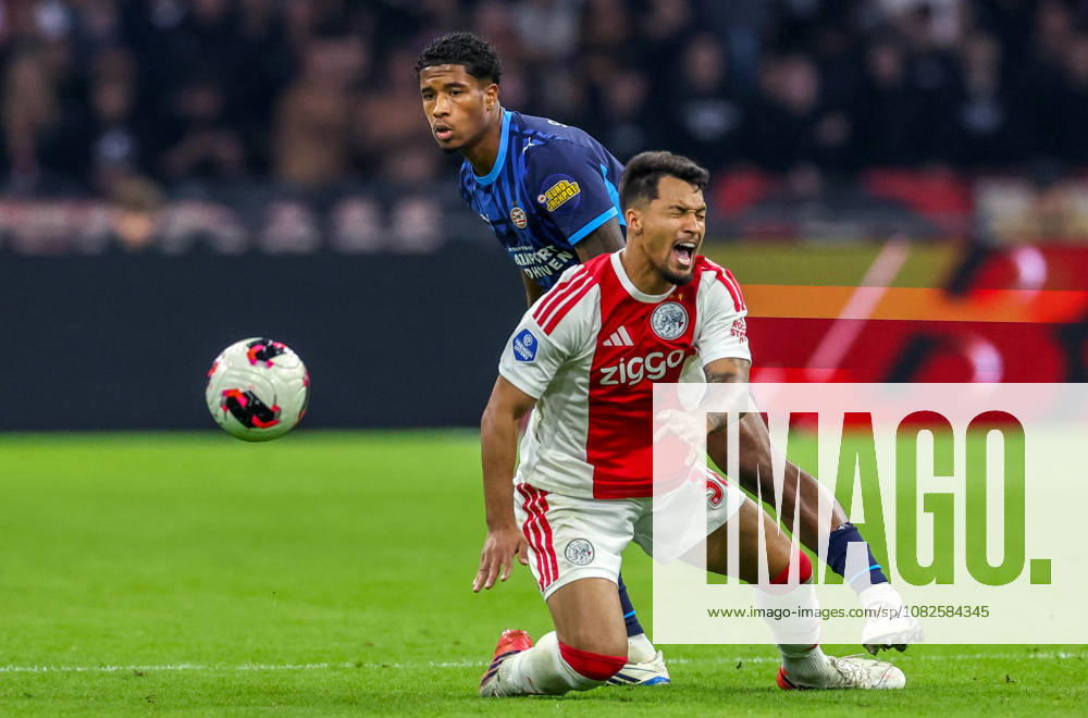 AMSTERDAM - AFC Ajax Amsterdam forward Marcos Leonardo with PSV Eindhoven defender Ryan Flamingo during the Vriendenloterij Eredivisie match between Ajax and PSV at Johan Cruijff ArenA on 5 September 2026 in Amsterdam, Nederland. PETER LOUS EYE4IMAGES DeFodi Images -