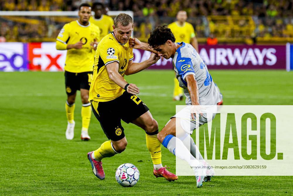 DORTMUND - Daniel Svensson of Borussia Dortmund battles for possession with Sergi Cardona of Villarreal CF during the UEFA Champions League match between Borussia Dortmund and Villarreal CF at Signal Iduna Park on 08 September 2026 in Dortmund, Germany. MARCEL TER BALS ANP UEFA Champions League 2026 27 ANPxSportx xMarcelxterxBalsxIVx 567693154 originalFilename: 567693154