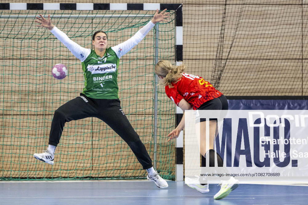 Alsco Handball Bundesliga Frauen, Saison 2026 2027 SV Union Halle-Neustadt vs.HSG Blomberg-Lippe Halle, Deutschland 09.September 2026: Im Bild:v.li.Torhueterin Lara Lepschi (Blomberg) und Fabienne Büch Buech (Halle) Halle Saale SWH Arena Sachsen-Anhalt Deutschland